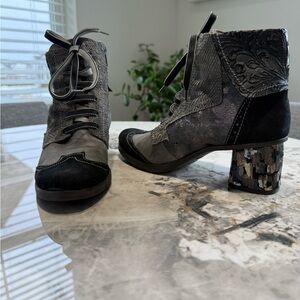 Elegant Black and Gray Heeled Boots
